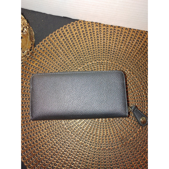 Andrew Marc New York Wallet - Picture 4 of 8